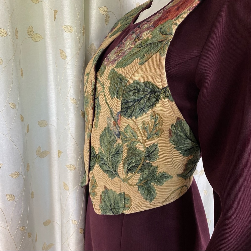Vintages Vested Dress - Picture 9 of 12